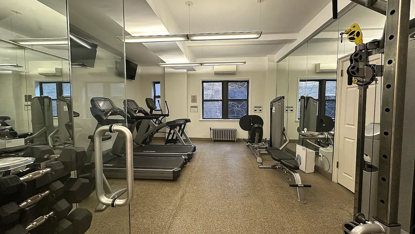 850 Amsterdam Avenue — Photo 4