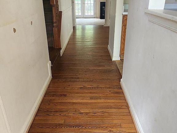 2nd image of 211 Healy Ct