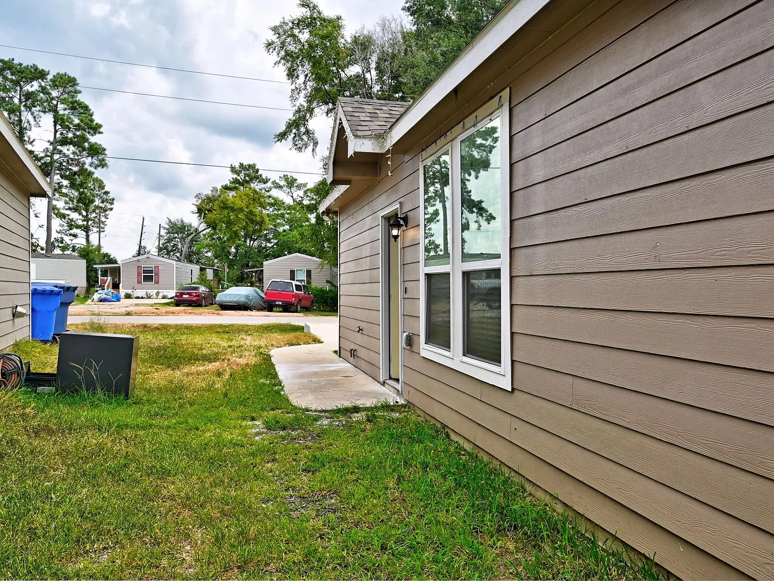 3 bed, 2.0 bath, 988 sqft, $1,350 — Photo 4