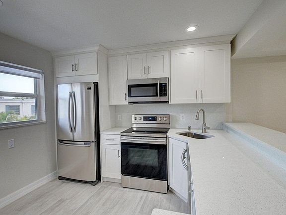 2nd image of 398 W Camino Real APT 1