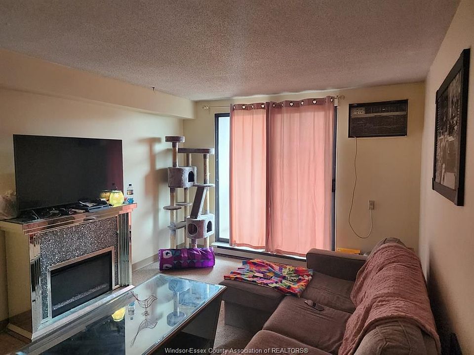 1st image of 150 Park St W #811