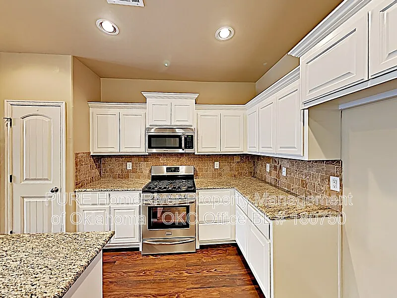 3 bed, 2.0 bath, 1271 sqft, $1,500 — Photo 4
