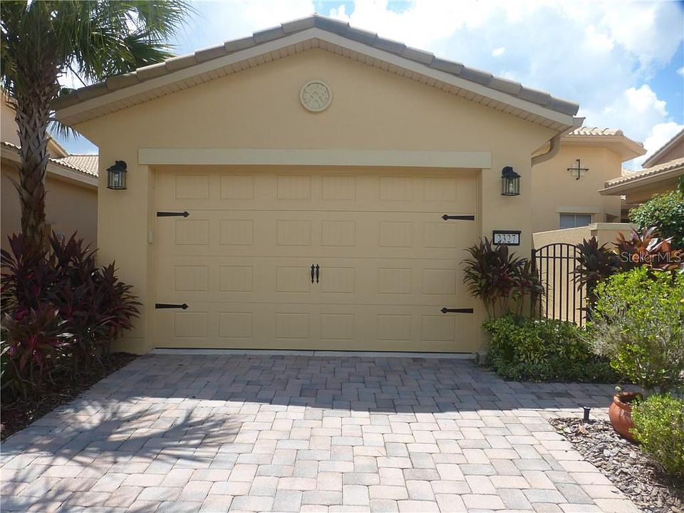 1st image of 2327 Palm Tree Dr