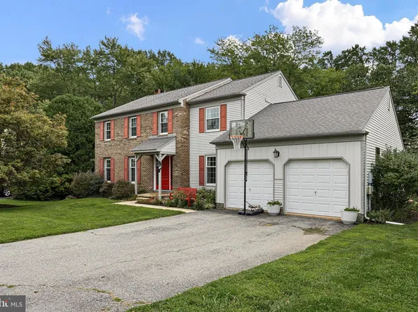 14 Ridgewood Dr, Hockessin, DE 19707