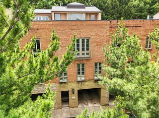 140 N Woodland Rd, Pittsburgh, PA 15232