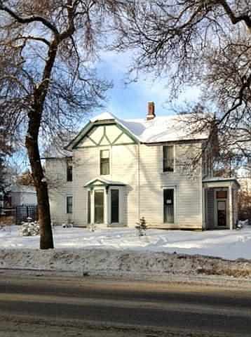 2nd image of 401 S Willson Ave