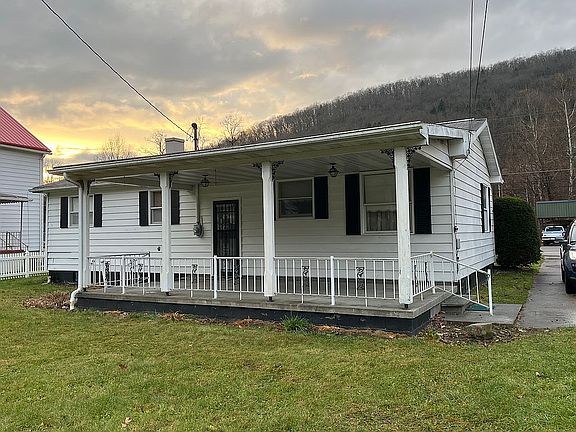 Large covered rear porch