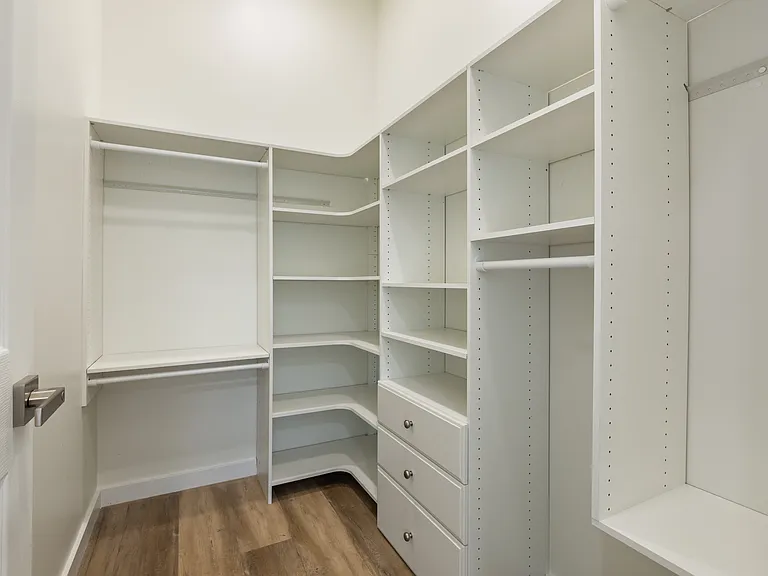 1307 Farrington St #A — Photo 12