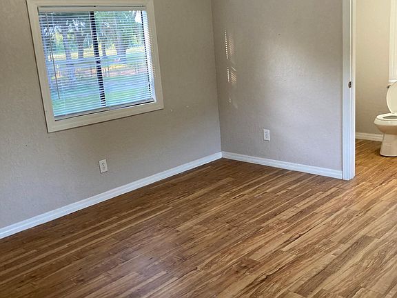 5th image of 800 SE 145th St Unit 10