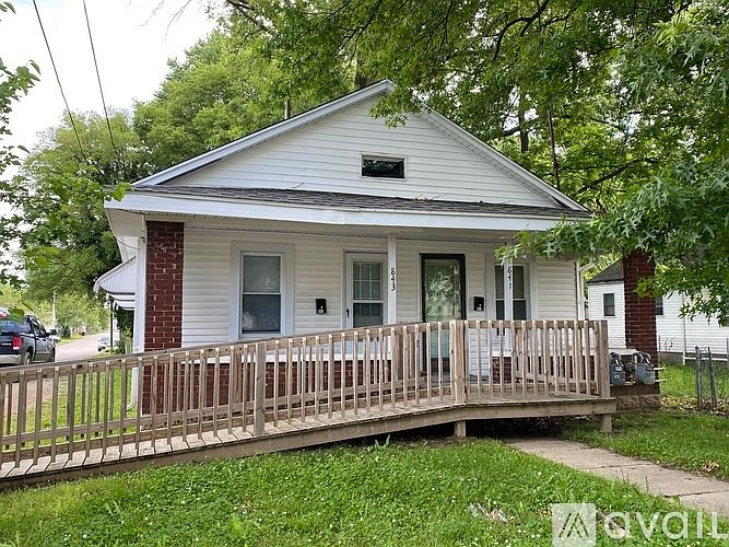 1st image of 843 Beecher St