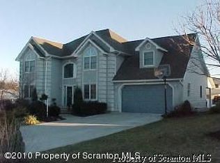 213 Amity Ave, Old Forge, PA 18518