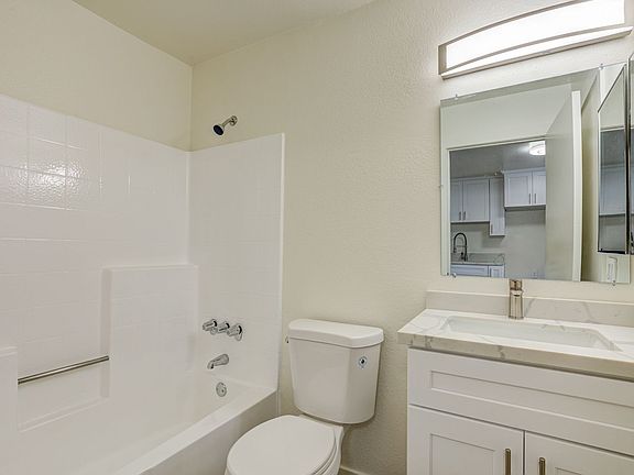 3rd image of 720 S Hoover St APT 108