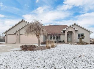 2834 Weeping Willow Dr, Green Bay, WI 54313