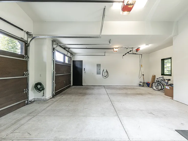 9718 Hunter House Dr — Photo 23