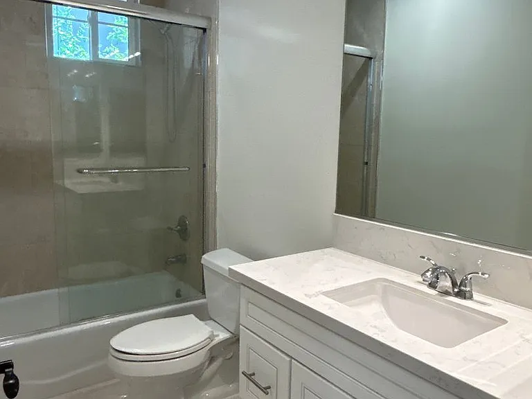 5552 Welland Ave — Photo 8