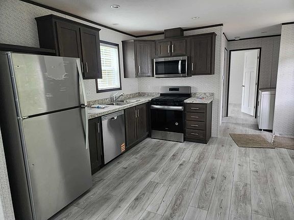 3rd image of 41 Audrey Lane