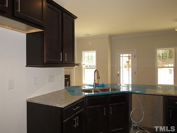 4th image of 359 Neuse Landing Dr