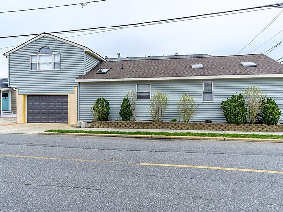 2nd image of 301 Franklin Ave #C