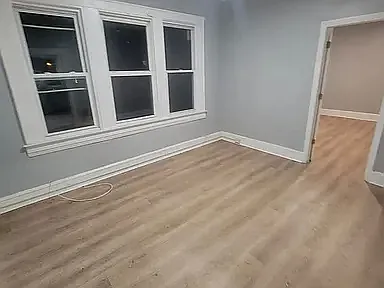 3 bed, $1,999 — Photo 2