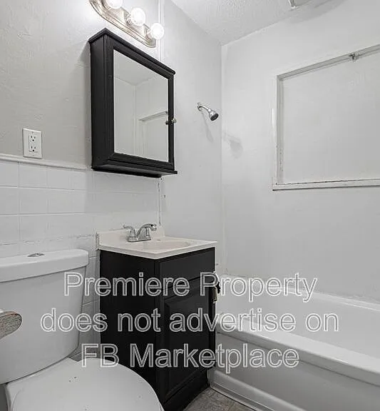 1515 N Pearl St — Photo 7