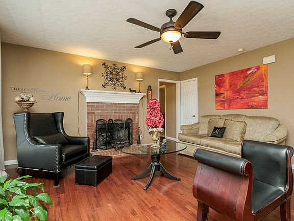 3rd image of 104 Roaden Ct