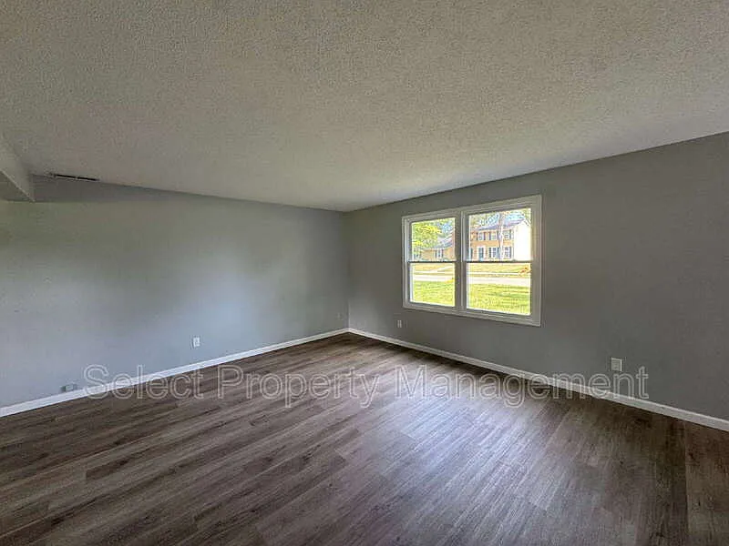 4 bed, 3.0 bath, 1748 sqft, $1,949 — Photo 3