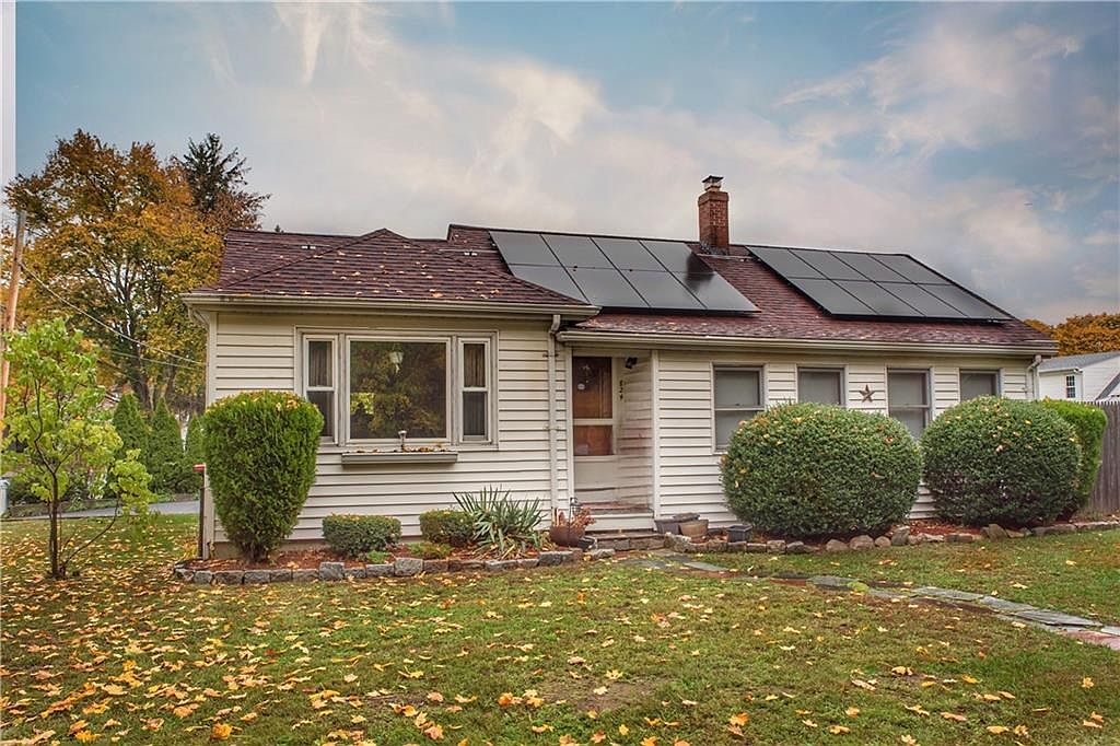 824 Wakefield St, West Warwick, RI 02893 Zillow