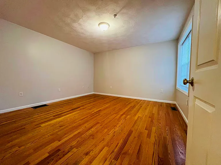 18 Dale St #8B — Photo 13