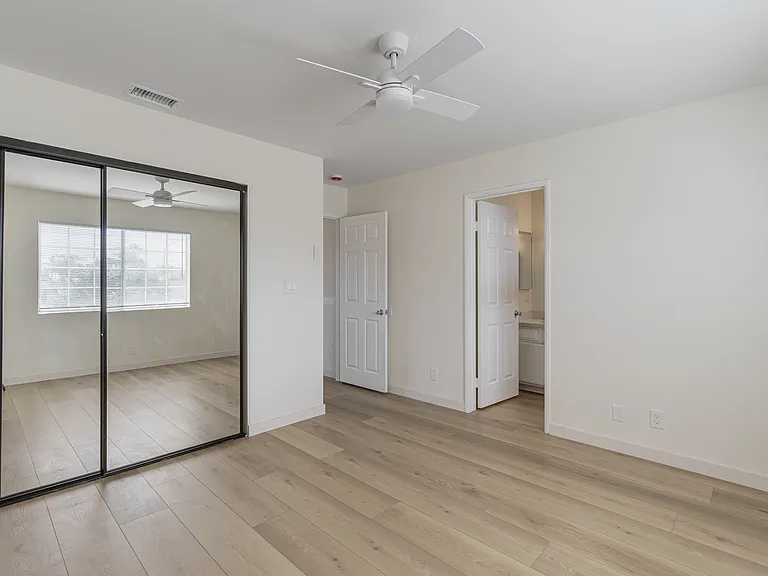 519 E Walnut Ave #4 — Photo 22