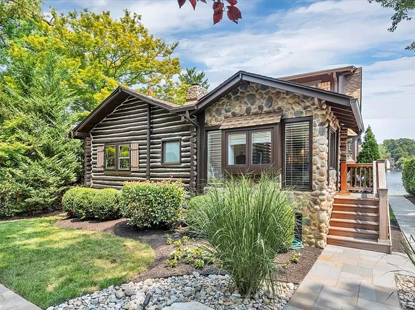 219 Chicagami Trl, Medford Lakes, NJ 08055