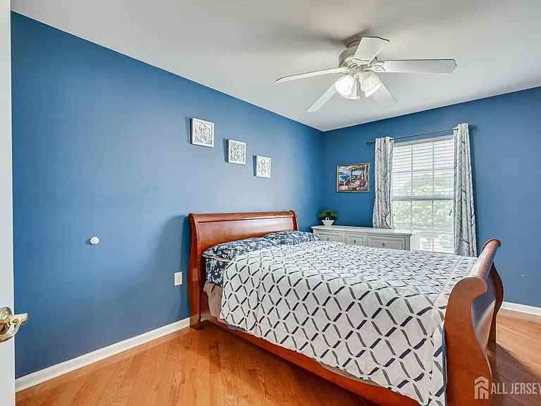 300 Morning Glory Dr — Photo 19
