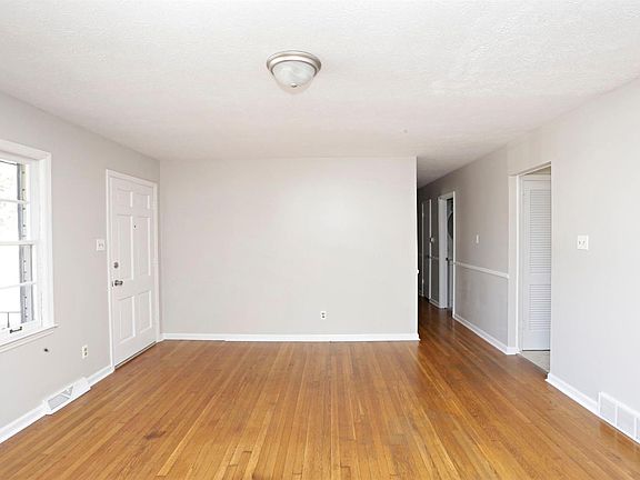 4th image of 254 Tangley Way