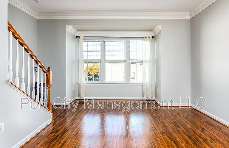 4519 Foster Ave — Photo 6