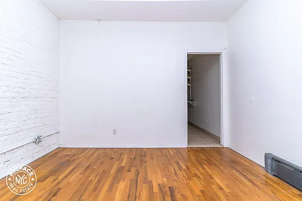 Rented by MySpaceNYC | media 6