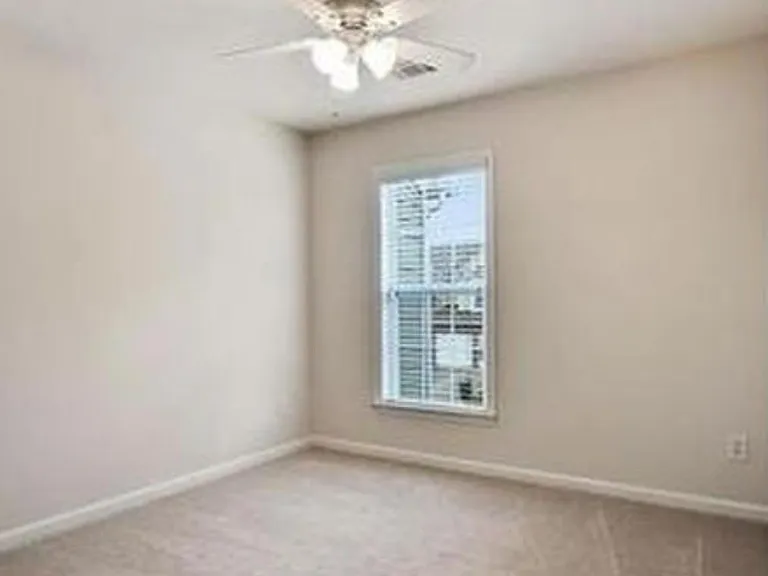 105 Finchley Dr — Photo 9