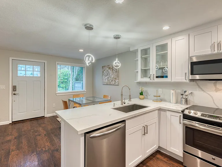 14213 Admiralty Way #A — Photo 11