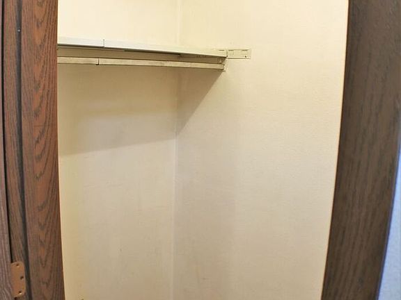 5th image of 521 Kirkwood Ave APT 1