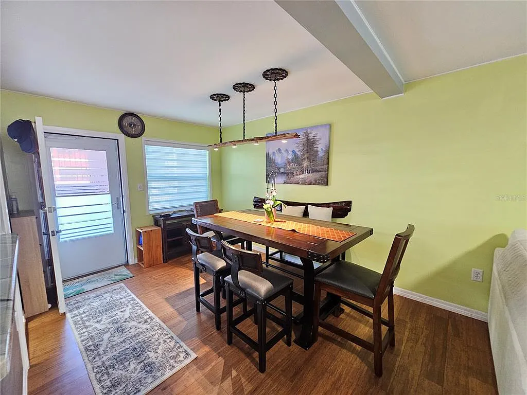 2 bed, 2.0 bath, 966 sqft, $1,400 — Photo 4