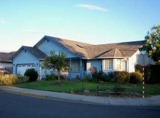 1929 SW J St, Grants Pass, OR 97526