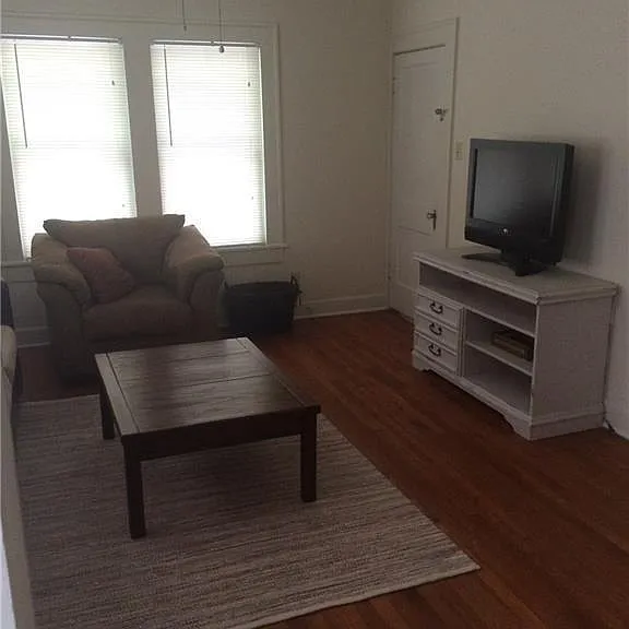 707.5 Graham Pl — Photo 4