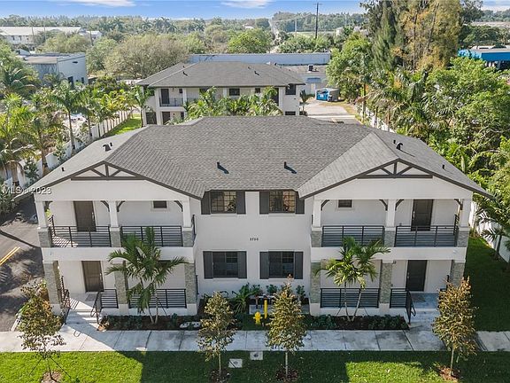 4th image of 5745 SW 44th Ct #201