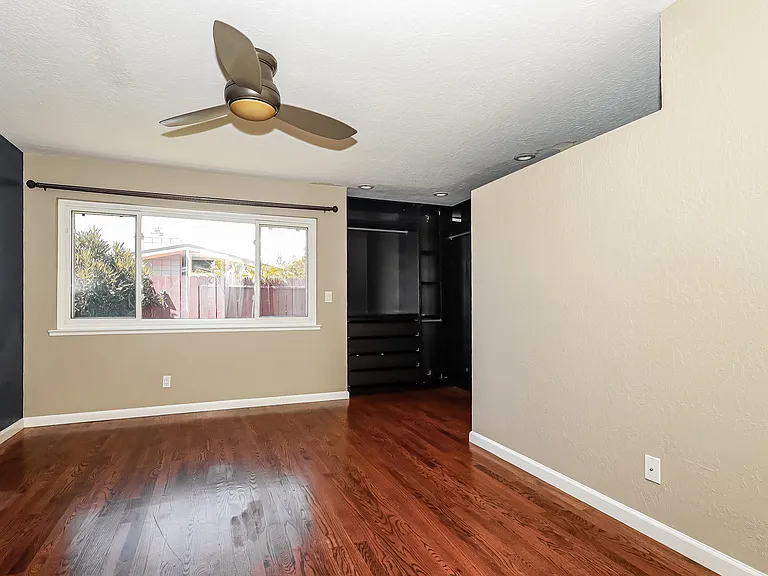 635 Pilgrim Dr — Photo 9