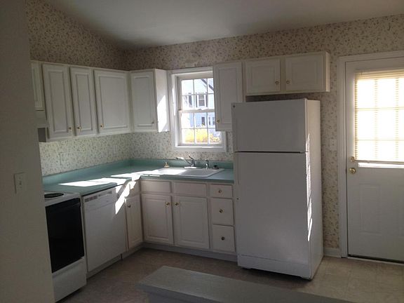 4th image of 2214 Mount Pleasant Blvd SE