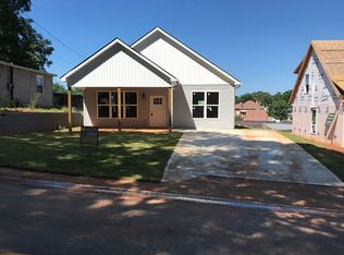 306 S Lewis St, Pickens, SC 29671