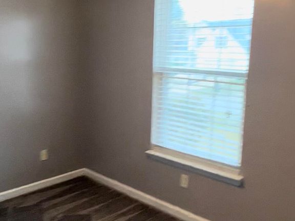 5th image of 209 Lockleven Dr