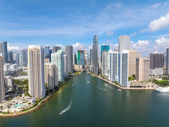 300 S Biscayne Blvd #L-l02, Miami, FL 33131
