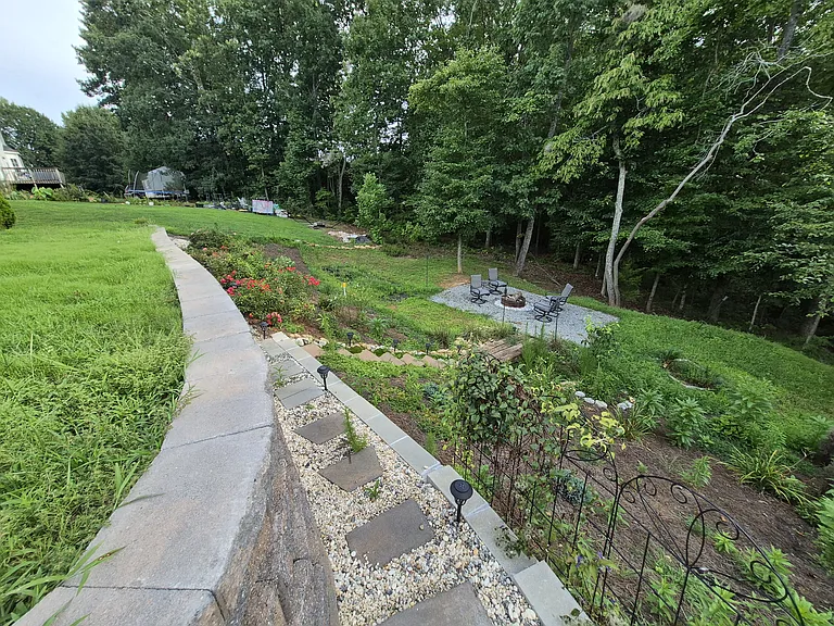 405 Bennington Dr — Photo 11