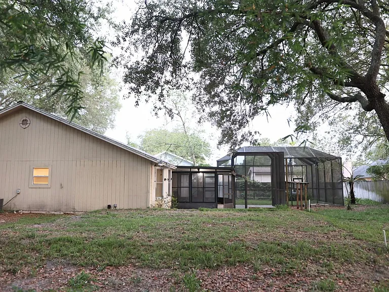 1760 Tiffany Pines Cir W — Photo 32