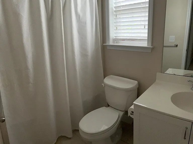 1106 Dean Hall Ln — Photo 5