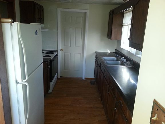 4th image of 3200 Landview Dr